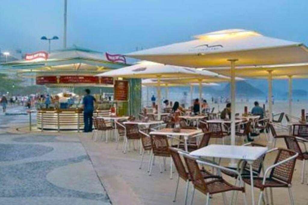 Amplo Estudio Em Copacabana, Quadra Da Praia *