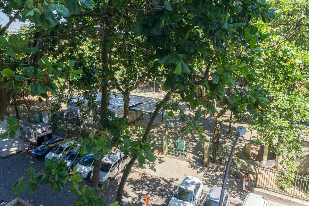 Amplo Estudio Em Copacabana, Quadra Da Praia *